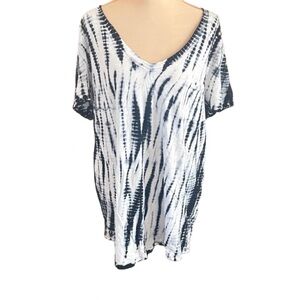 Torrid Navy Blue Tie Dye Size 2X Short Sleeve V-Neck Classic Fit Tee Relaxed Fit